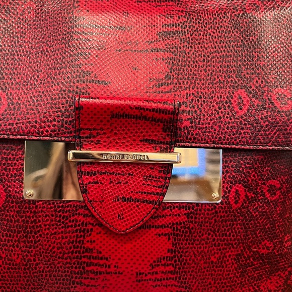 HENRI BENDEL NWOT The Whitney Lizard Messenger Bag w/ dust bag - Picture 8 of 16